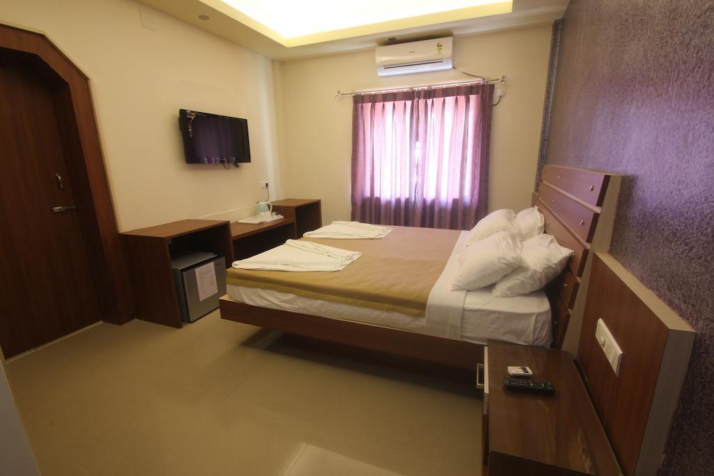 Urmee Hotel Bhubaneswar Room photo